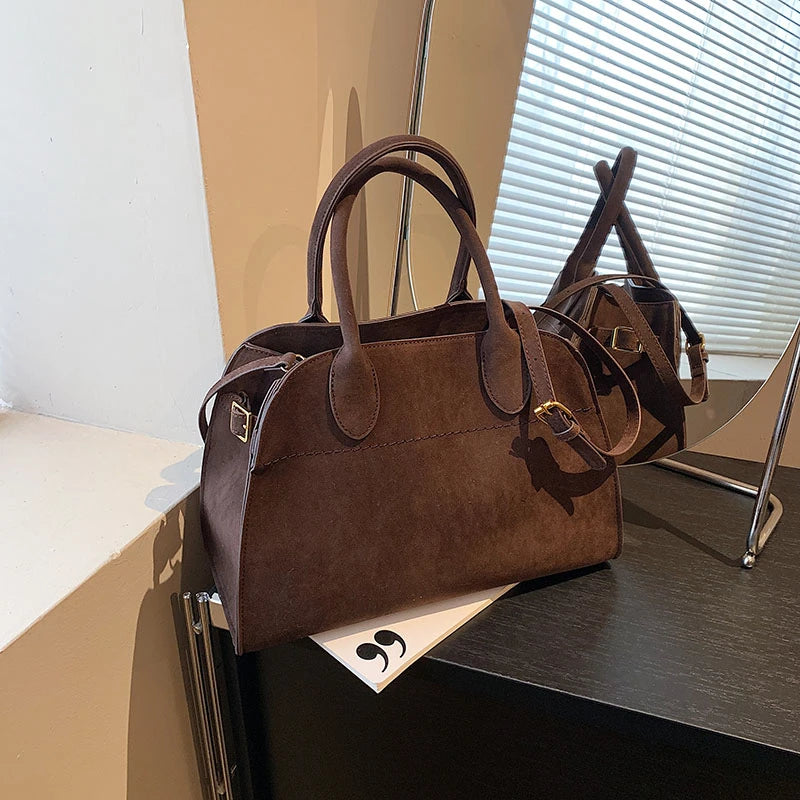 Mała zamszowa torebka shopper z rączkami