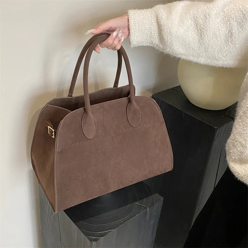 Duża zamszowa torebka shopper na pasku z rączkami