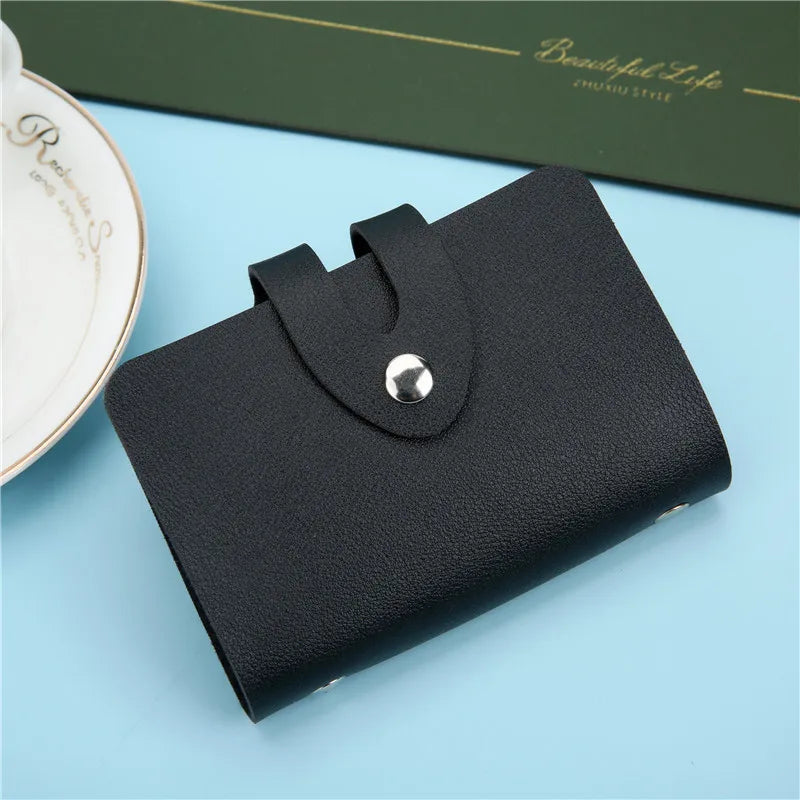 Minimalistyczne etui na 24 karty