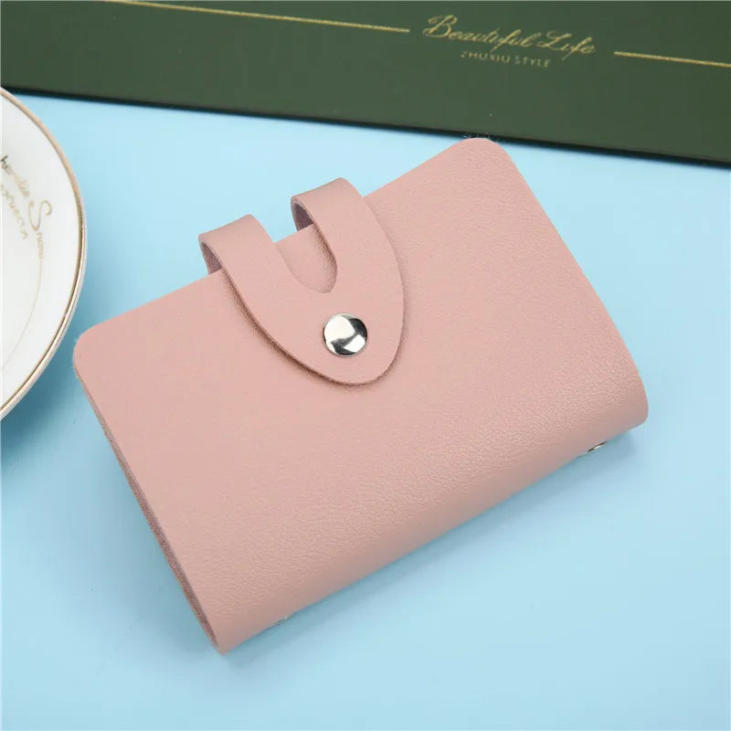 Minimalistyczne etui na 24 karty