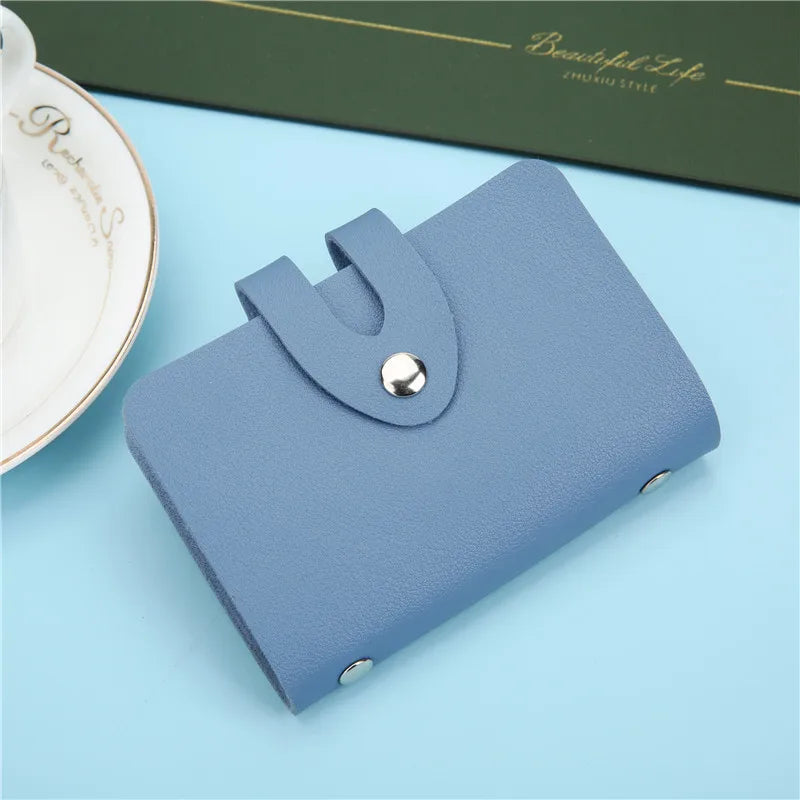 Minimalistyczne etui na 24 karty