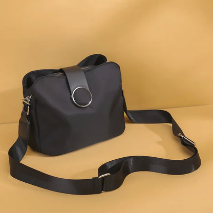 Nylonowa torebka crossbody
