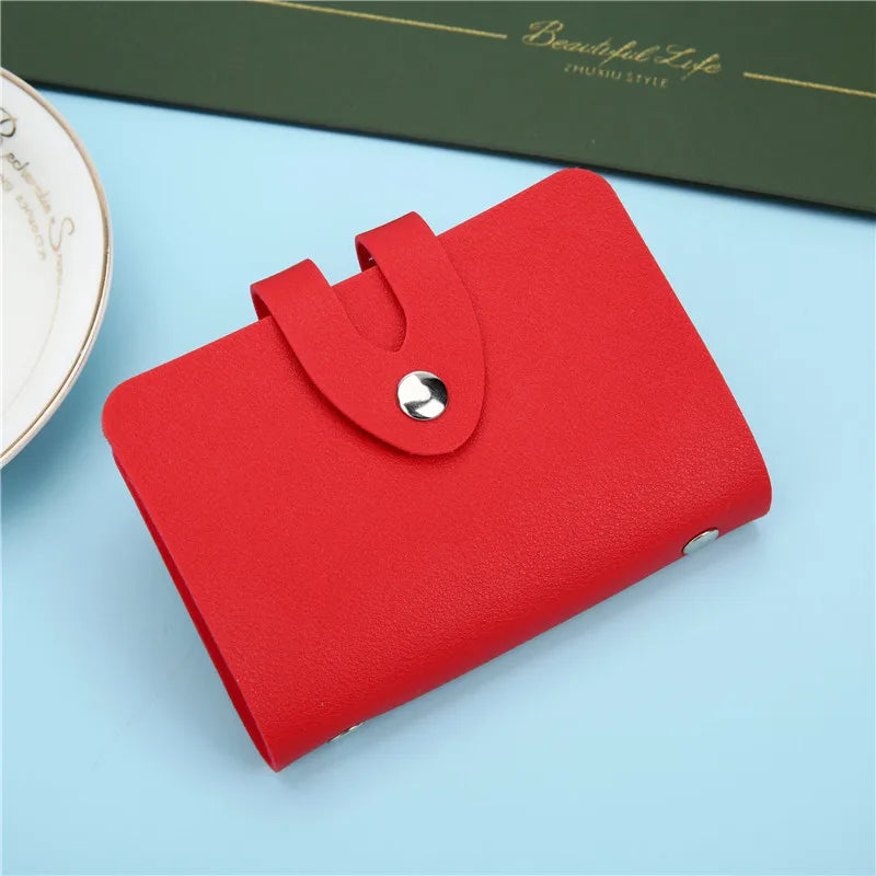 Minimalistyczne etui na 24 karty