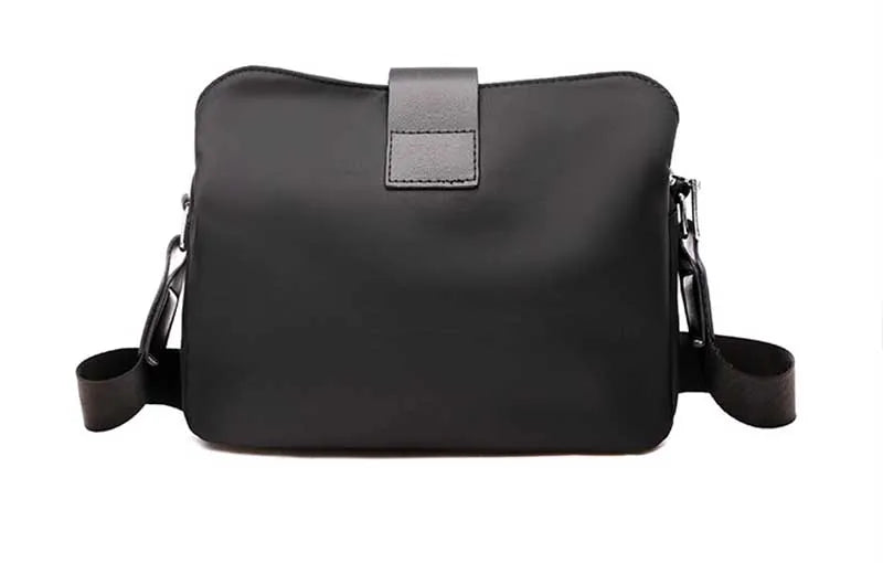 Nylonowa torebka crossbody