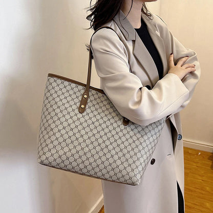 Elegancka shopperka z monogramem