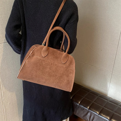 Duża zamszowa torebka shopper na pasku z rączkami