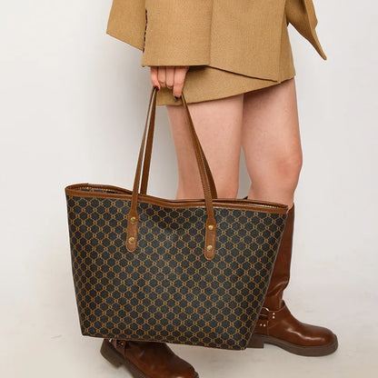 Elegancka shopperka z monogramem