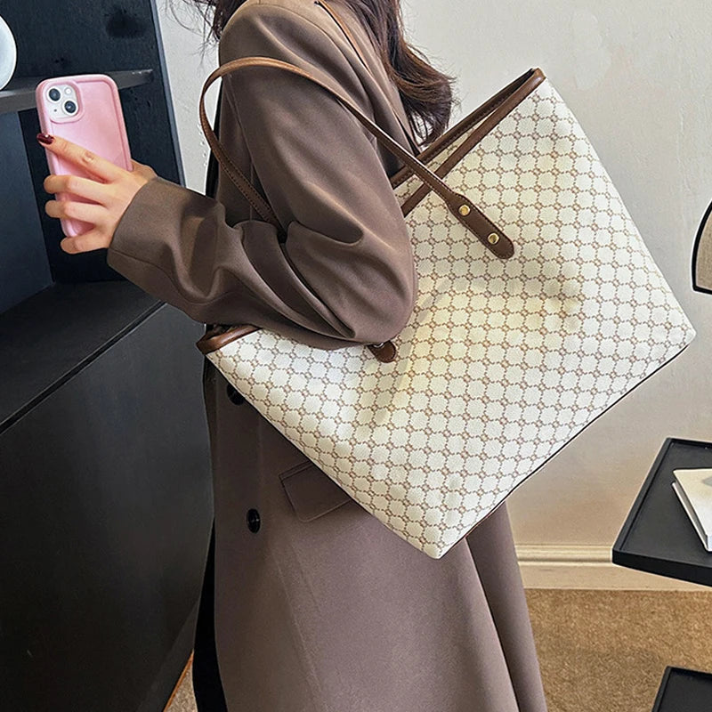 Elegancka shopperka z monogramem