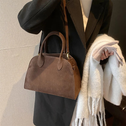 Mała zamszowa torebka shopper z rączkami