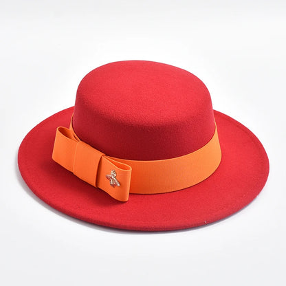 Elegancki kapelusz z kokardką