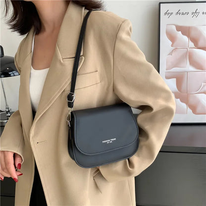 Klasyczna elegancka torebka crossbody