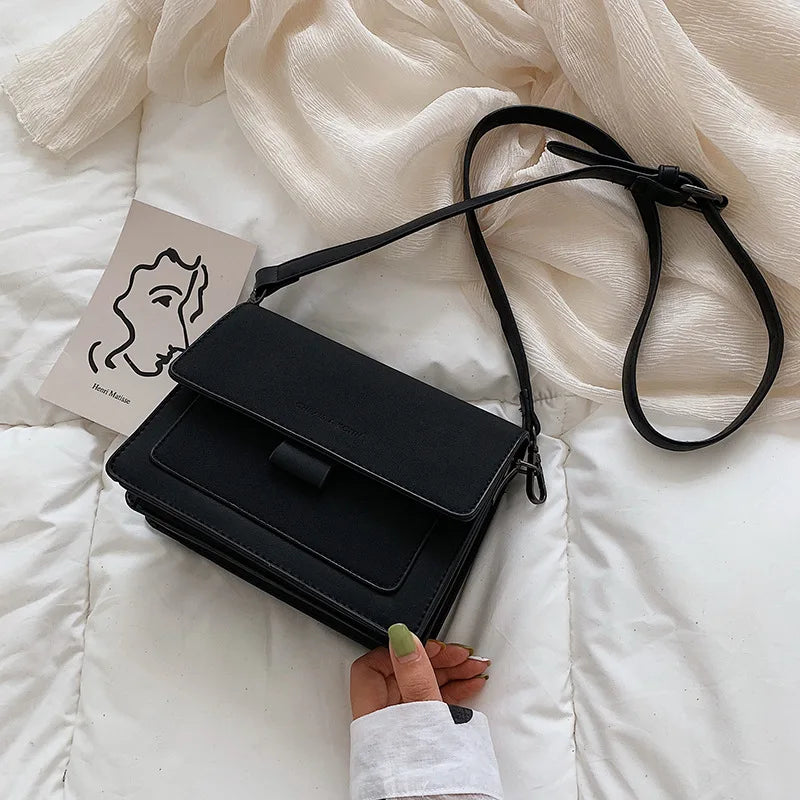 Matowa torebka w stylu crossbody