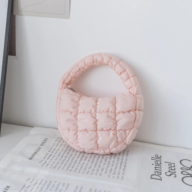 Mini torebka pikowana do ręki