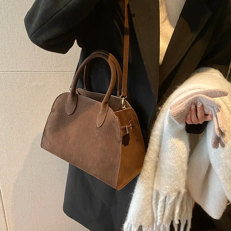 Mała zamszowa torebka shopper z rączkami