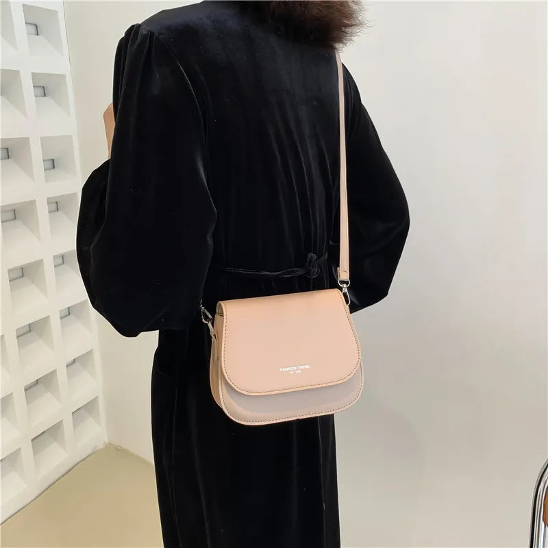 Klasyczna elegancka torebka crossbody