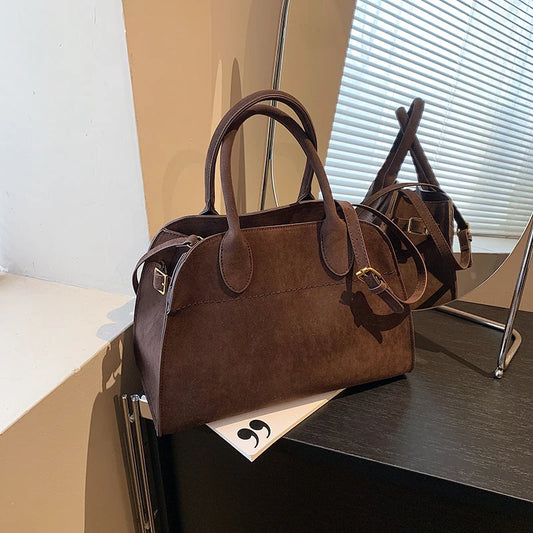 Duża zamszowa torebka shopper na pasku z rączkami