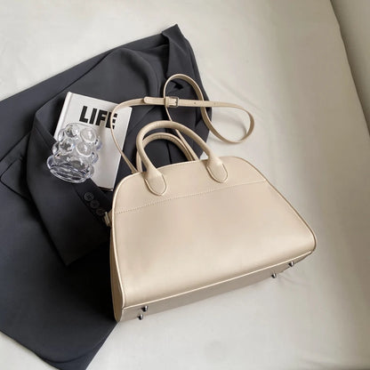 Duża skórzana torebka shopper na pasku z rączkami