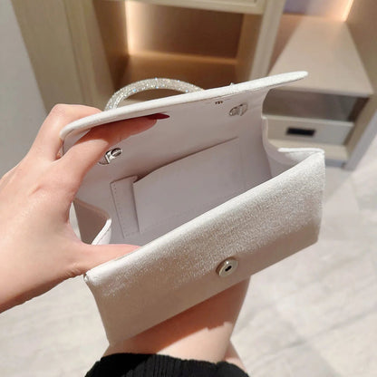 Elegancka torebka wieczorowa z kryształkami