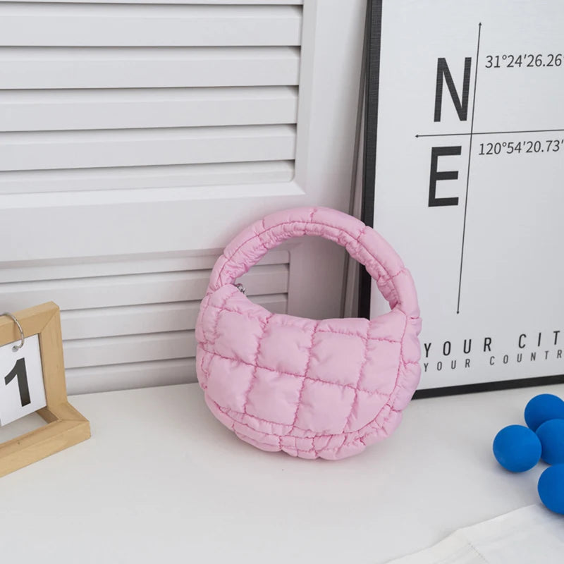 Mini torebka pikowana do ręki