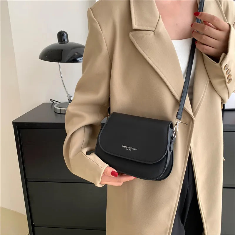 Klasyczna elegancka torebka crossbody