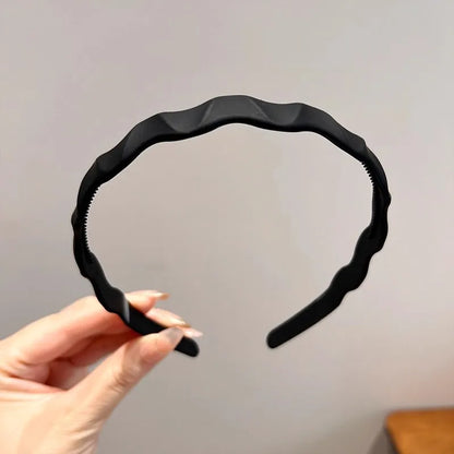 Plastikowa opaska do włosów o nieregularnym kształcie