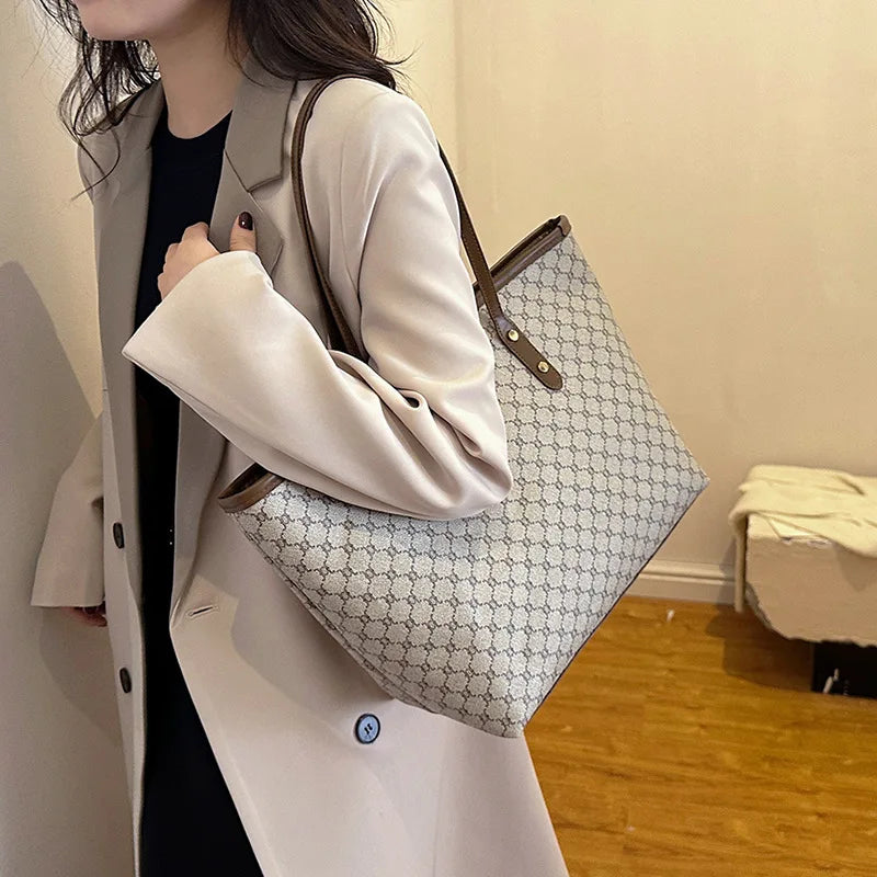 Elegancka shopperka z monogramem