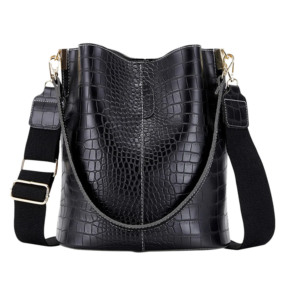 Torebka typu Crossbody na regulowanym materiałowym pasku