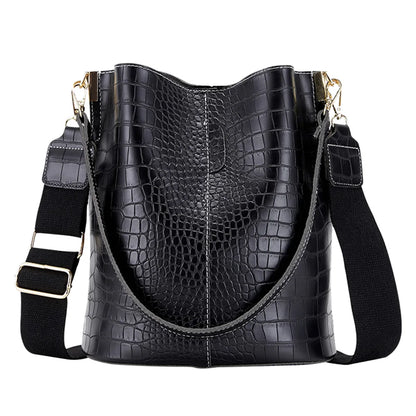 Torebka typu Crossbody na regulowanym materiałowym pasku