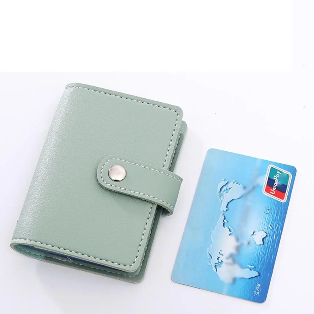 Minimalistyczne etui na 26 kart
