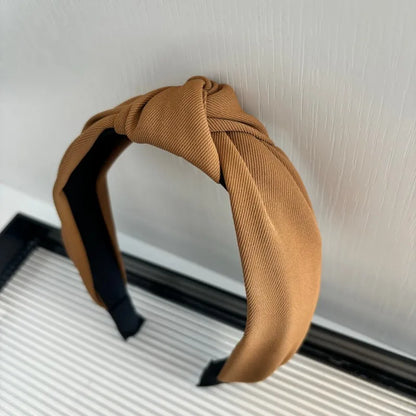 Minimalistyczna opaska do włosów