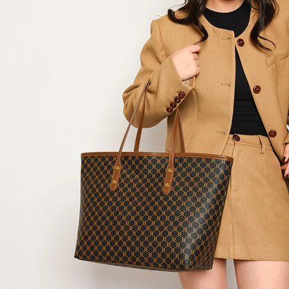 Elegancka shopperka z monogramem