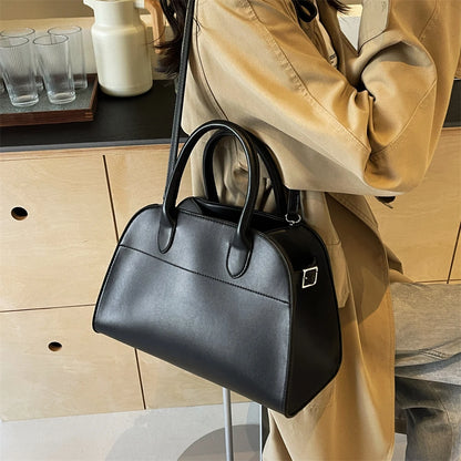 Duża skórzana torebka shopper na pasku z rączkami