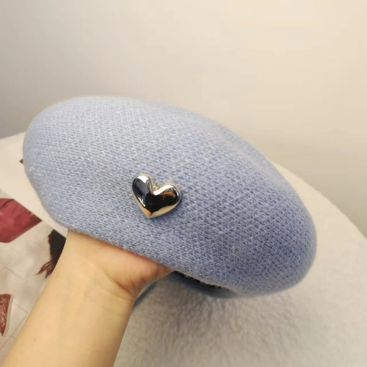 Czapka beret ze srebrnym serduszkiem