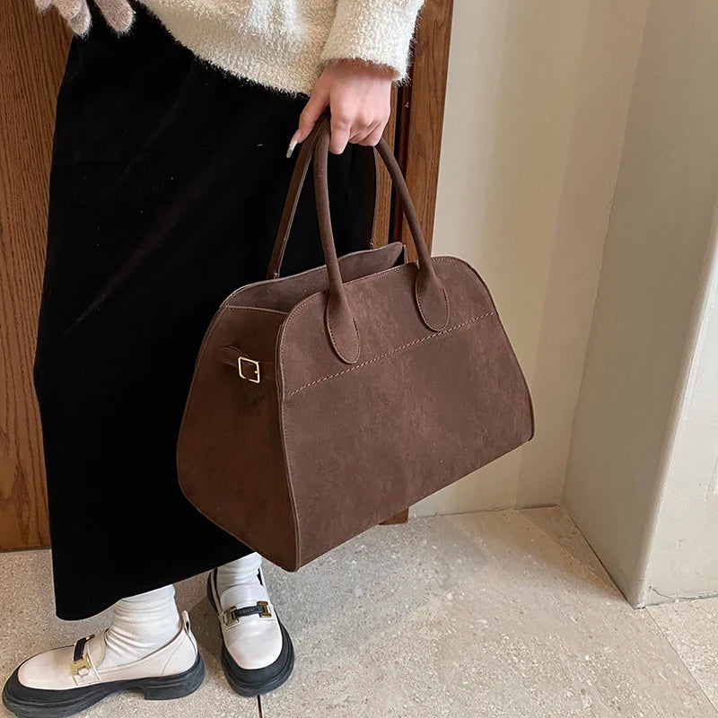 Mała zamszowa torebka shopper z rączkami