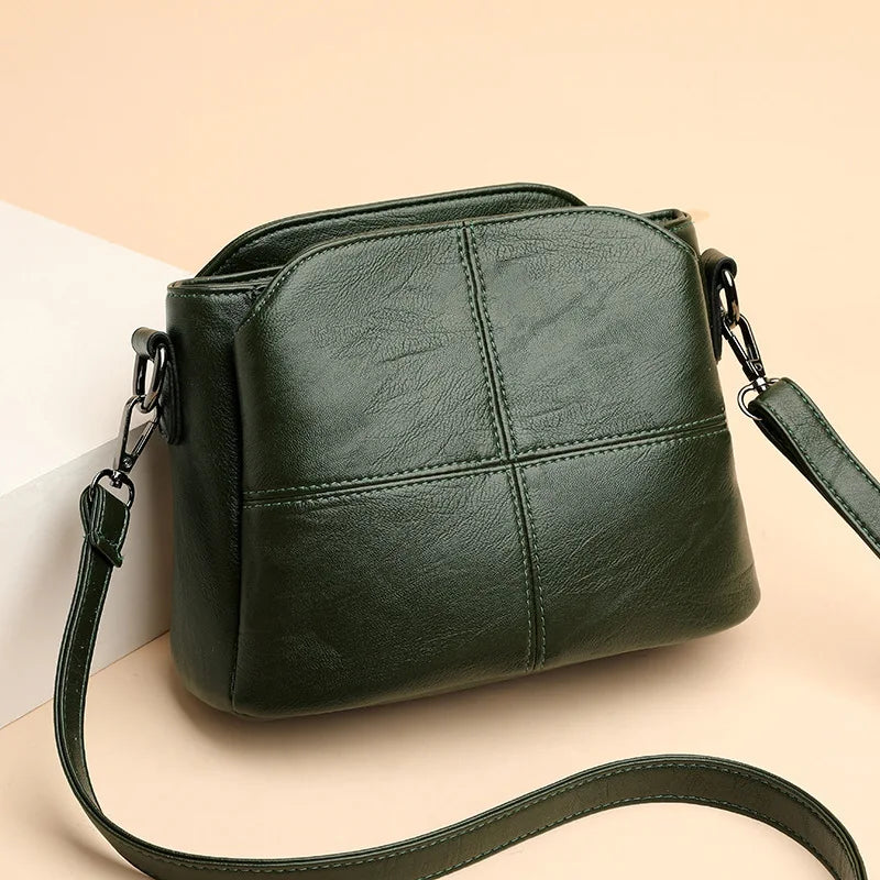 Torebka crossbody z kwadratowymi przeszyciami