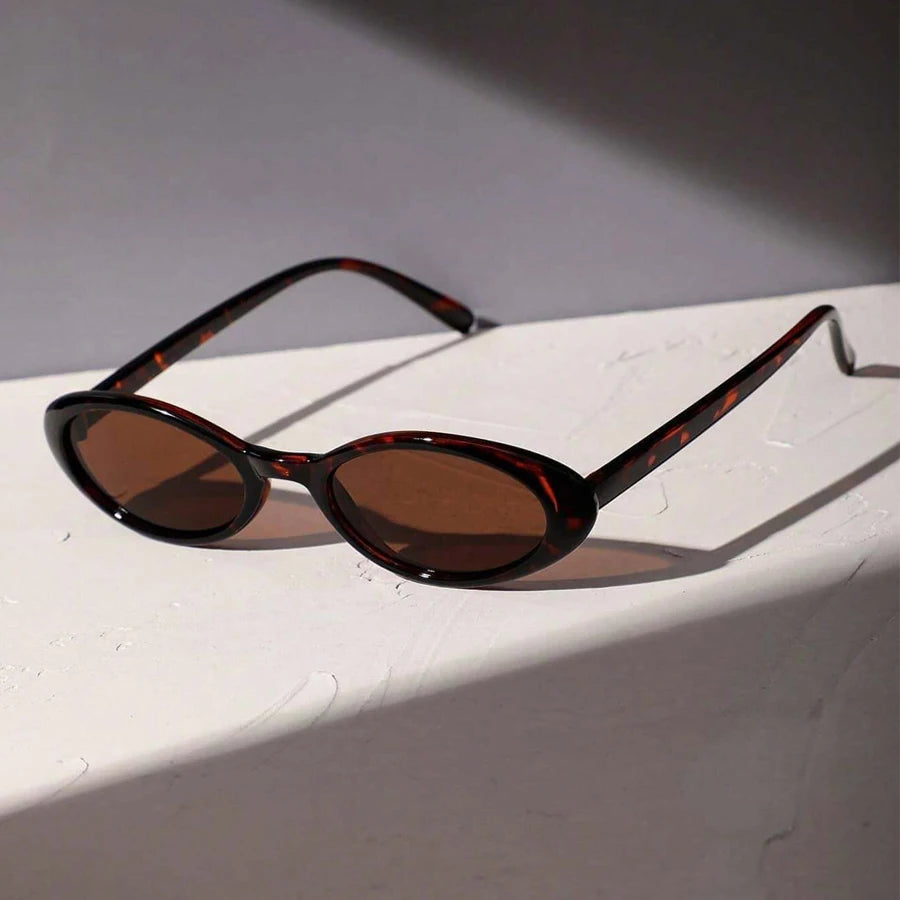Owalne okulary przeciwsłoneczne vintage