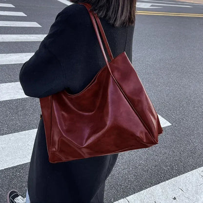 Lakierowana torba shopper