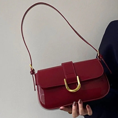 Elegancka mała torebka lakierowana