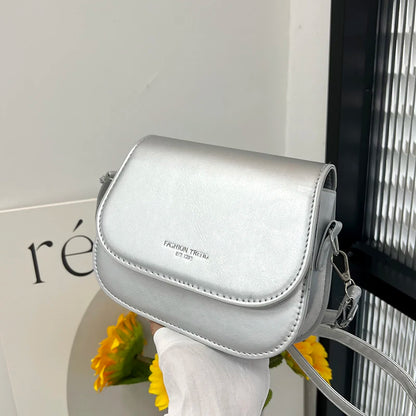 Klasyczna elegancka torebka crossbody