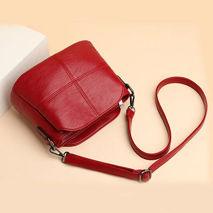 Torebka crossbody z kwadratowymi przeszyciami