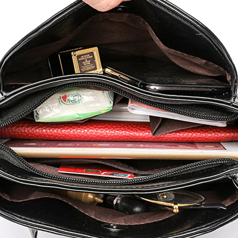 Torebka crossbody z kwadratowymi przeszyciami