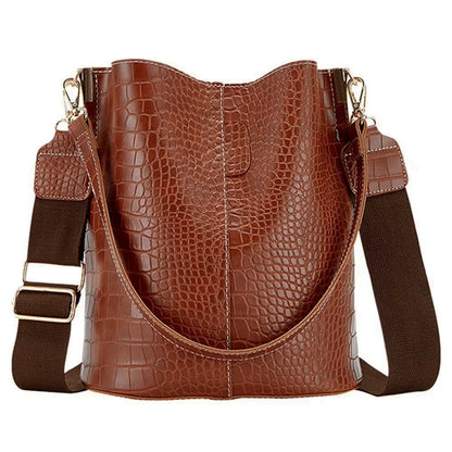 Torebka typu Crossbody na regulowanym materiałowym pasku