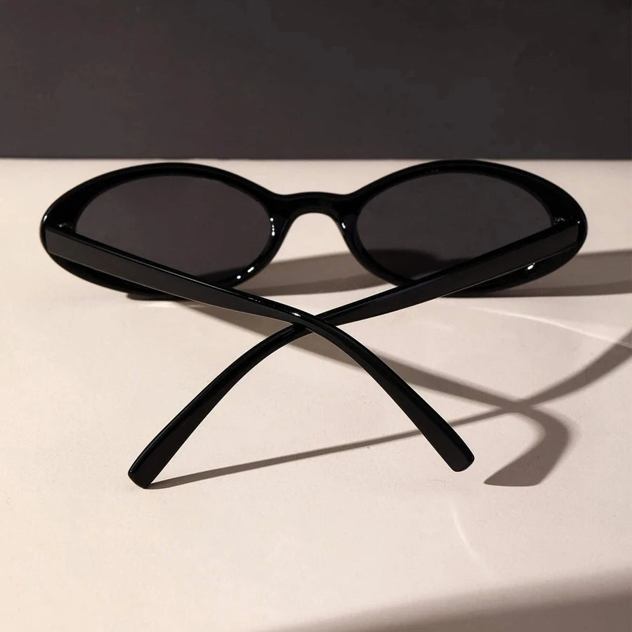 Owalne okulary przeciwsłoneczne vintage